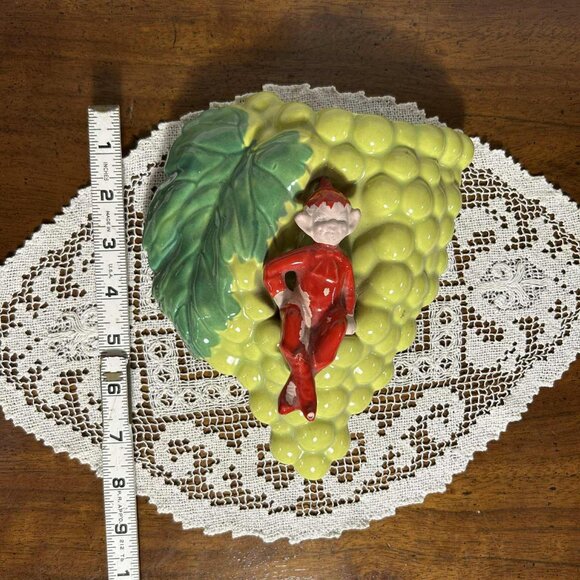 California Pottery - Gilner red pixie elf grape wall vase - as is - Picture 9 of 10